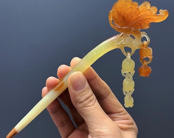 Hand Carved Xiu Jade Hair Stick: Lily of the Valley Butterfly Hairpin
