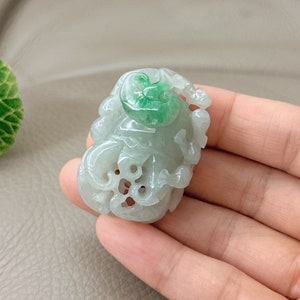 Jade Chayote Pendant, 佛手瓜, Jadeite Jade Necklace, Untreated, Grade A Jade, Type A Jade, Burma Jadeite, Fei Cui Jade Jewelry
