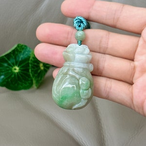 Ciondolo borsa soldi, Collana con ciondolo borsa giadeite, non trattata, giadeite birmana, giada naturale di grado A, giada di tipo A, intagliata a mano