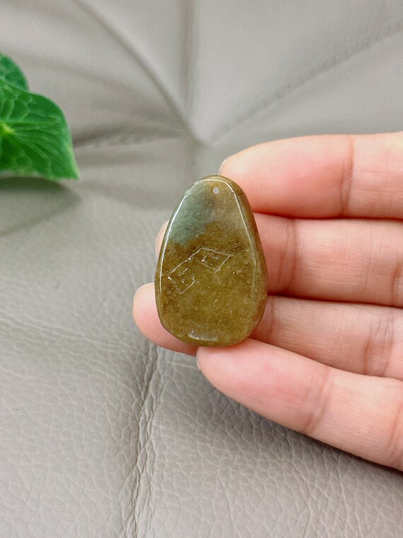 ミャンマー産 天然翡翠 鹿彫り ペンダント ネックレス 手彫りのビルマ産翡翠鹿ペンダント - S925シルバー - Etsy 日本