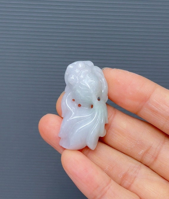 ビルマ産翡翠金魚ペンダント：グレードA淡緑色翡翠 - Etsy 日本