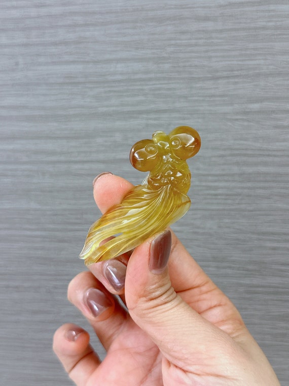 天然本翡翠 手彫り金魚