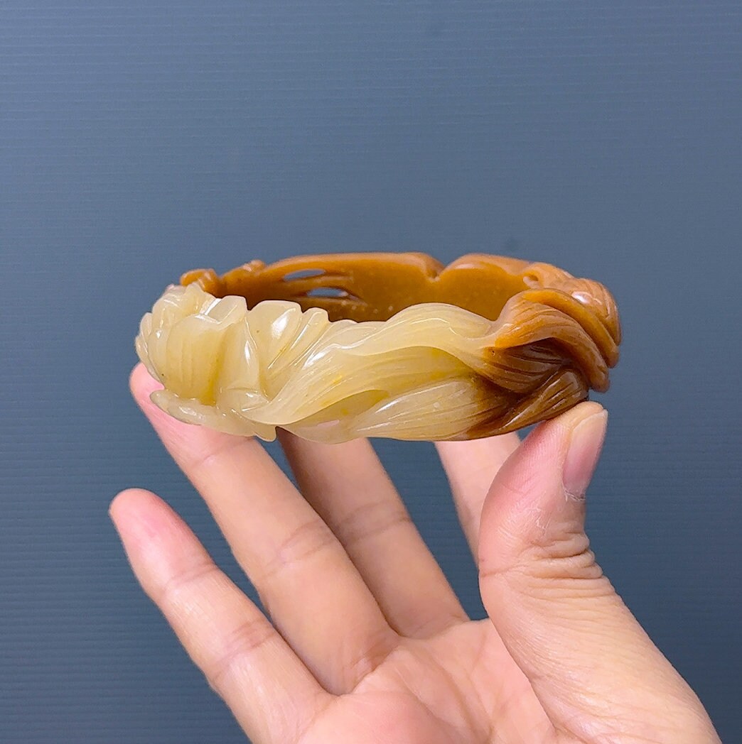 九尾の狐翡翠バングル：未処理の社太翠珪岩、60.2 mm - Etsy 日本