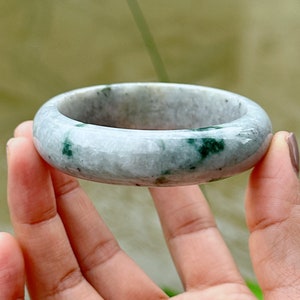 55.04 mm Jade Armreif, glatte Jade Armreif, unbehandeltes grünes Blumenmuster, Jadeit der Klasse A, natürliche burmesische Jadeit, Fei Cui Armreif