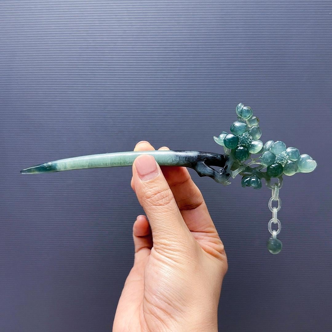 Plum Blossom Xiu Jade Hairpin: Hand Carved Icy Blue Hair  display picture 1
