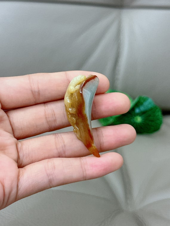 手彫りの貔貅翡翠ペンダント：ビルマ産A級宝石 - Etsy 日本