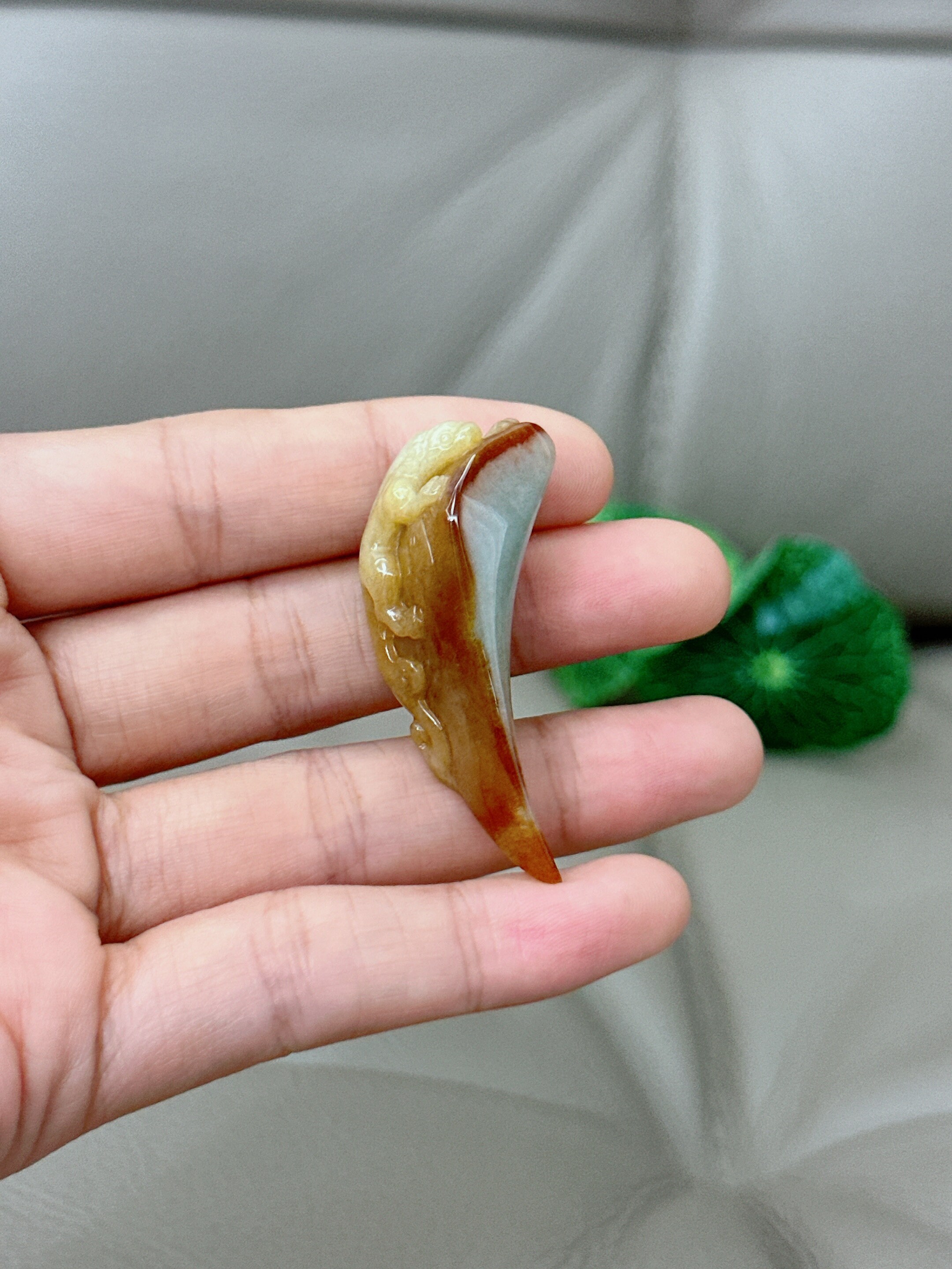 手彫りの貔貅翡翠ペンダント：ビルマ産A級宝石 - Etsy 日本