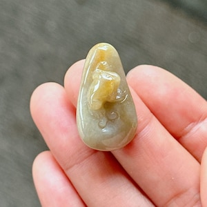 Fortune Golden Toad Jade Pendant, 招財金蟾, Fortune Golden Toad Necklace, Untreated, Burma Jadeite, Grade A Jade, Fei Cui Jewelry