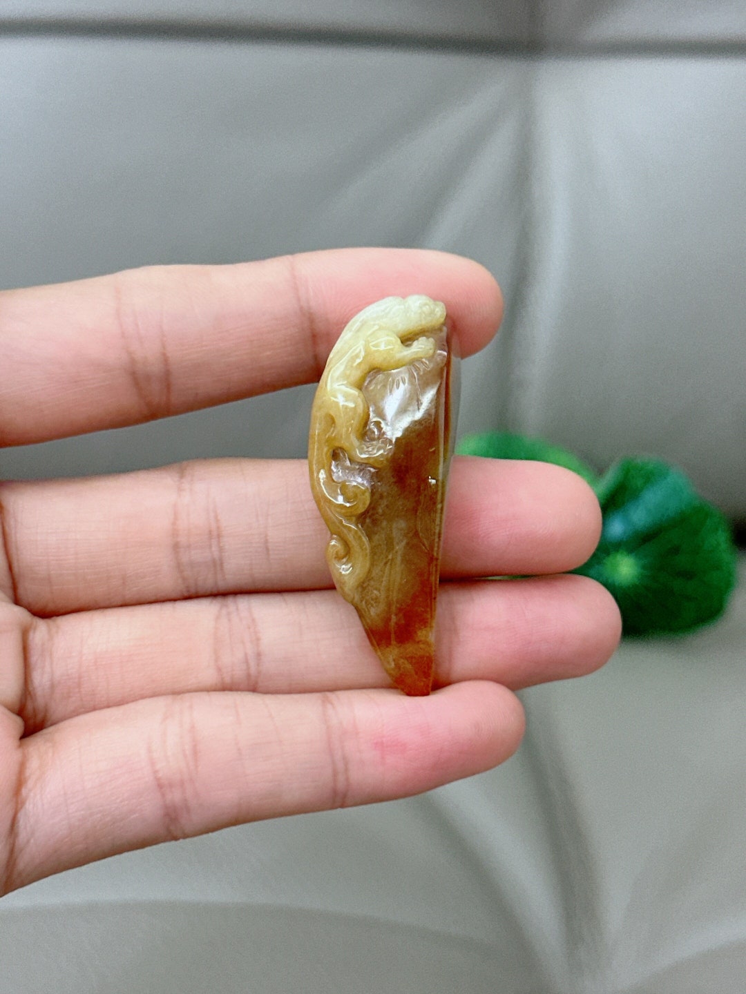 手彫りの貔貅翡翠ペンダント：ビルマ産A級宝石 - Etsy 日本