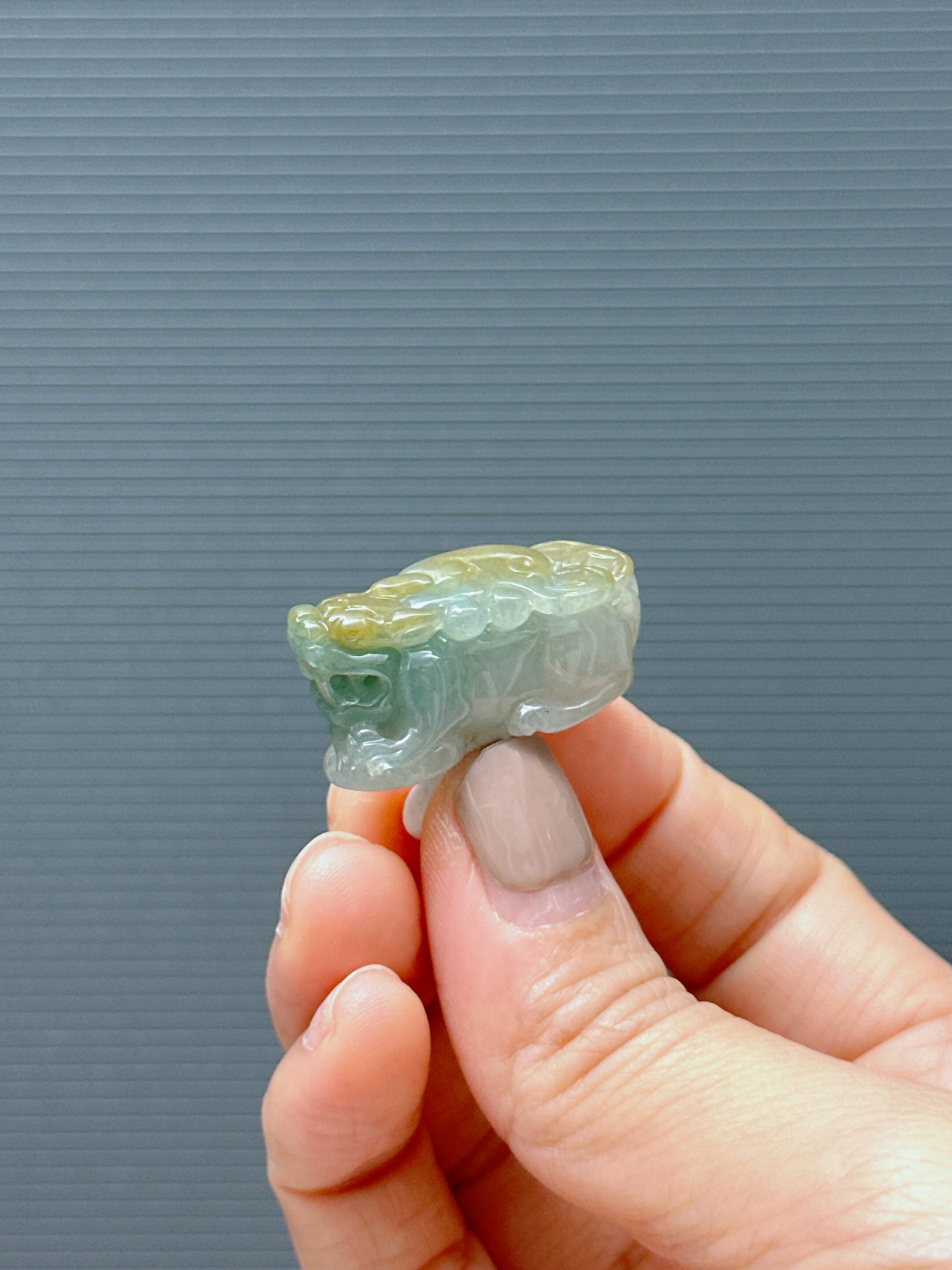 貔貅翡翠ペンダント：天然緑/黄ビルマ産フェイクイ - Etsy 日本