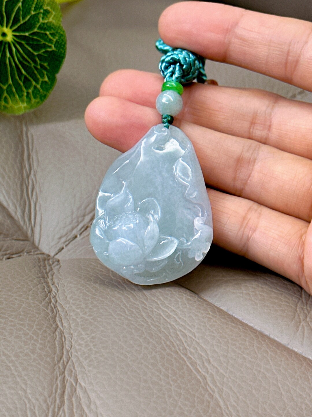 Jade lotus pendant Clearance