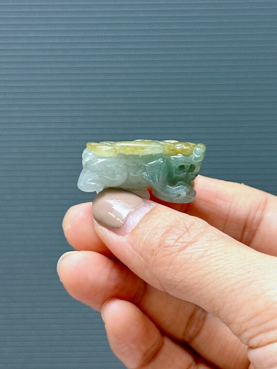 貔貅翡翠ペンダント：天然緑/黄ビルマ産フェイクイ - Etsy 日本