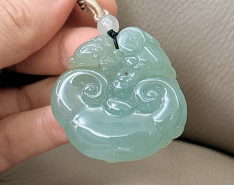 ビルマ産翡翠の黄金ヒキガエルペンダント：手彫りグレードA翡翠 - Etsy