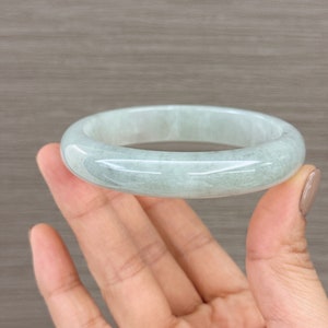 59.52 mm Jade Armreif, glatter Jadeit Armreif, unbehandelter blass grau grün, natürlicher Jadeit Grad A, burmesische Jade, Fei Cui Armreif