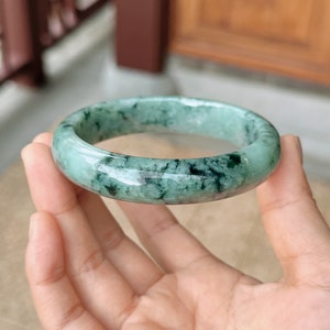 63.04 mm Jade Armreif, glatte Jade Armreif, unbehandeltes grünes Blumenmuster, Jadeit der Klasse A, natürliche burmesische Jadeit, Fei Cui Armreif