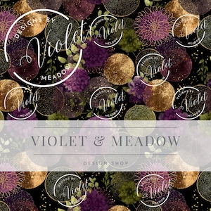 Peut inclure: Un motif numérique avec un motif répété d'éléments floraux et de formes circulaires dorées, violettes et vertes sur fond noir. Le texte "VIOLET & MEADOW DESIGN SHOP" est affiché.