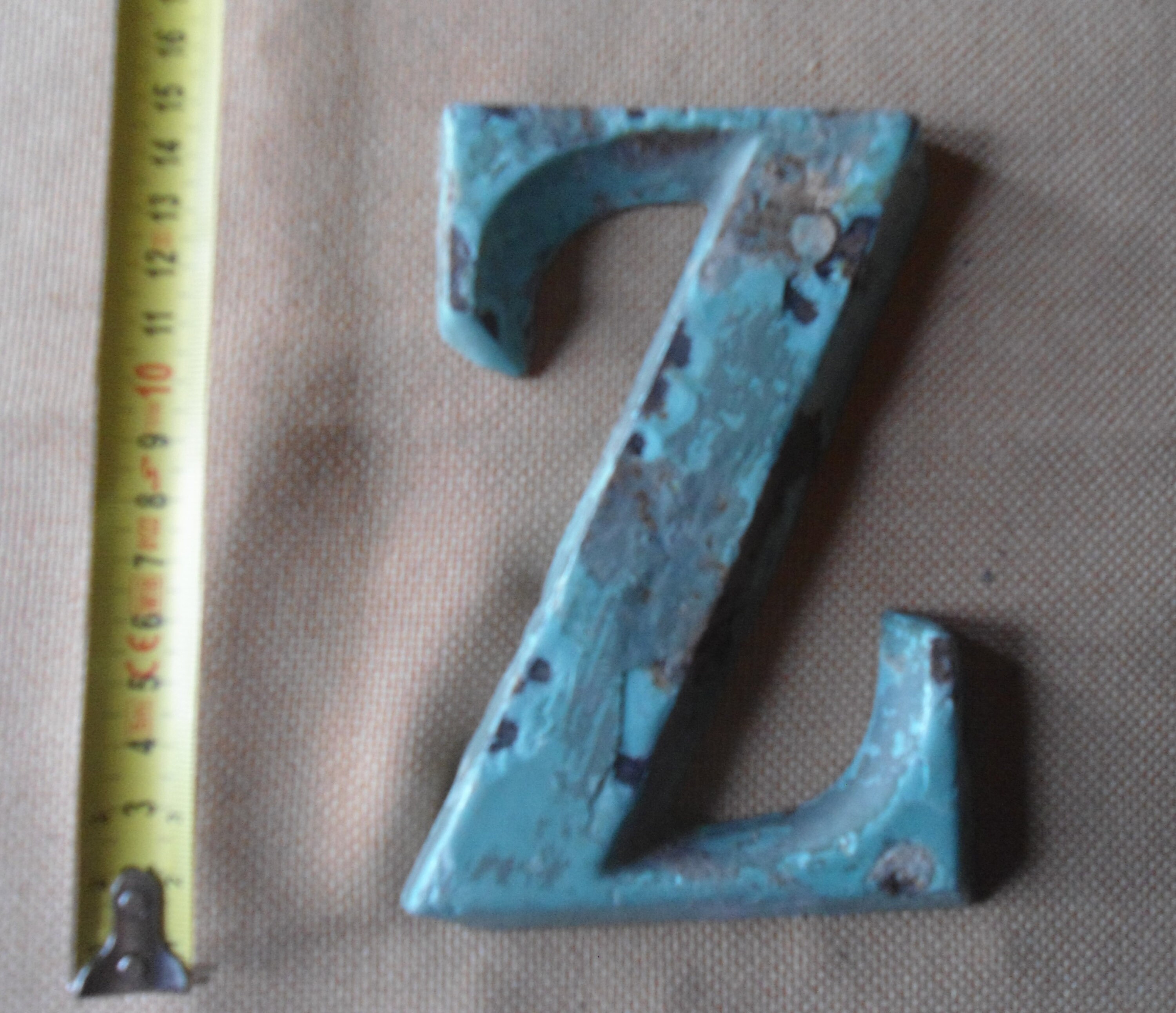 Ancienne Lettre en Fonte Émaillée Z