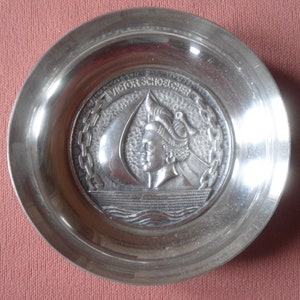 Aviso escort Victor Schoelcher Marine Nationale Medal on silver metal cup F.I.A. Lyon Dardilly Very good condition