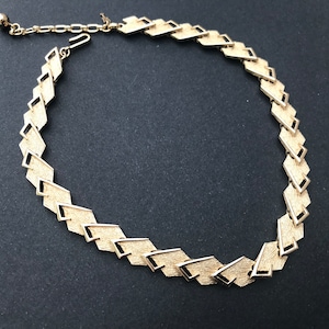 Vintage Signed Trifari Diamond Modernist Link Necklace