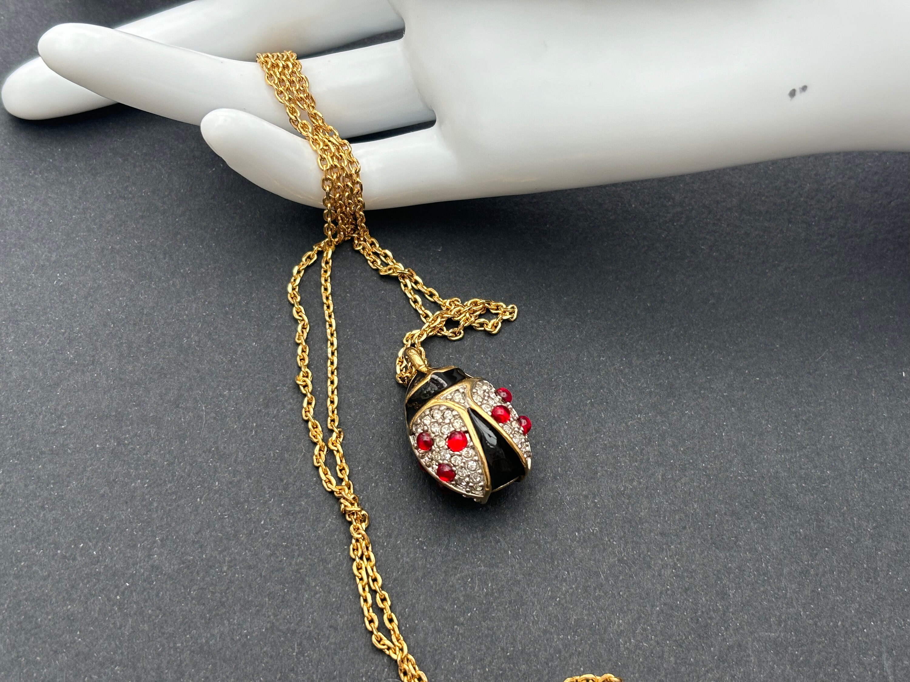 Collier à Breloque Joan Rivers - Langue Victorienne Des Fleurs - Or - Neuf Avec étiquettes