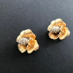 Vintage Signed ART Gold Tone and Rhinestone Floral Clip on Earrings
