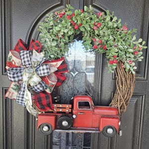 Red Truck Christmas Wreath: Holiday Door Decor