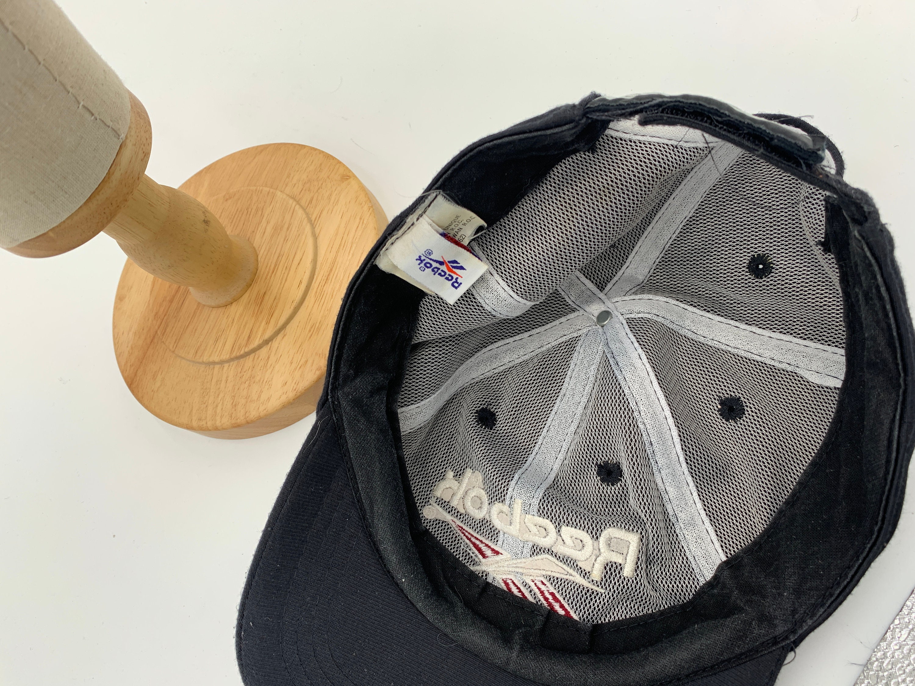 90s Vintage REEBOK Center Logo Black Cap Size One Size Retro