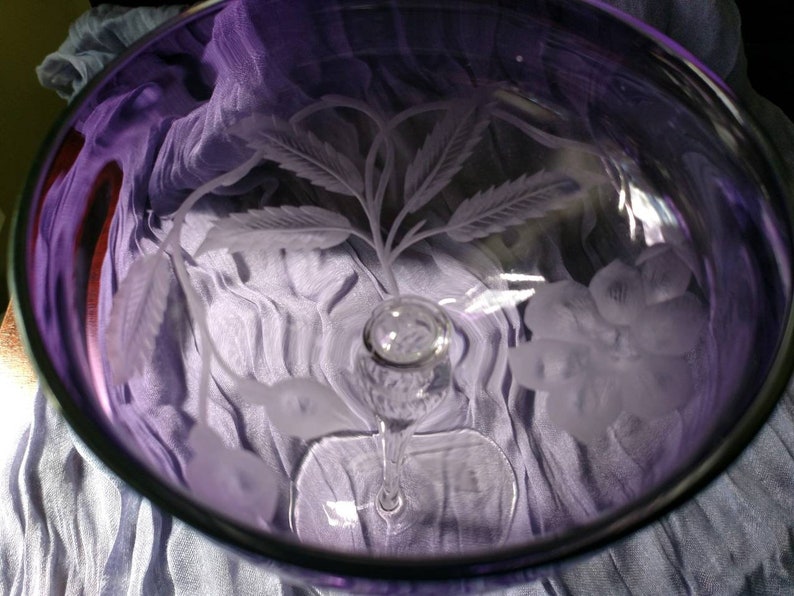 Exquisite Vintage Set of 2 Champagne Coupe Glasses a lovely wedding gift and very collectable