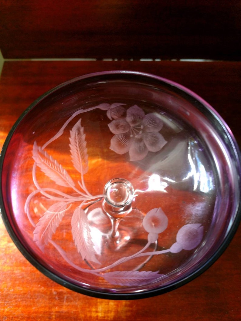 Exquisite Vintage Set of 2 Champagne Coupe Glasses a lovely wedding gift and very collectable