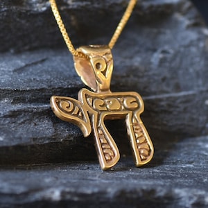 Gold Hebrew Chai Pendant, Chai Necklace, Gold Plated Pendant, Hebrew Pendant, Life Symbol, Jewish Pendant, Symbolic Necklace, Gold Vermeil