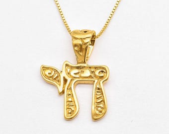 Gold Hebrew Chai Pendant, Chai Necklace, Gold Plated Pendant, Hebrew Pendant, Life Symbol, Jewish Pendant, Symbolic Necklace, Gold Vermeil