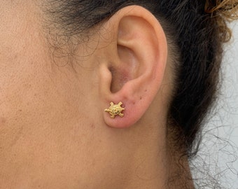 Gold Turtle Earrings, Tortoise Earrings, Gold Earrings, Gold Stud Earrings, Cute Animal Earrings, Animal Earrings, Everyday Earrings, Gold