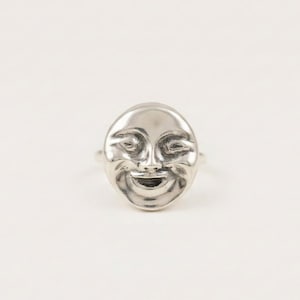 Face Ring, Smiley Ring, Large Silver Ring, Silver Circle Ring, Unique Silver Ring, Unusual Ring, Smile Ring, Disc Ring, 925 Silver Ring,Ring