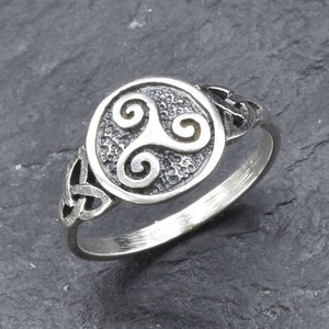 Silver Triskelion Ring, Triskelion Ring, Silver Celtic Ring, Celtic Ring, Triple Spiral Ring, Symbols Ring, Vintage Ring, 925 Silver Ring