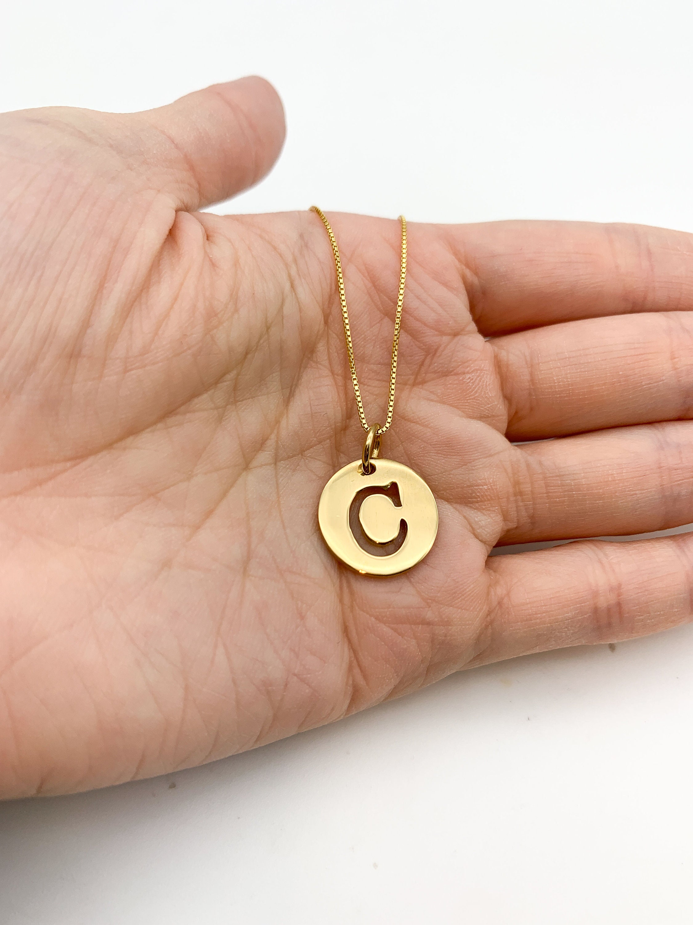 文字Cのゴールドペンダント、イニシャルCのネックレス、ラウンドレター 
