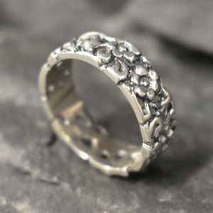 Flower Band, Silver Flower Band, Designer Ring, Solid Silver ring, Wide Band Ring, Flower Ring, Silver Flower Ring, Small Floral Band
