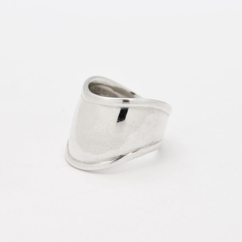 Anillo de plata tipo brazalete, anillo ancho de plata, anillo escudo, anillo largo, anillo llamativo, anillo espejo, anillo de plata de ley, anillo de plata 925, anillo guerrero imagen 3