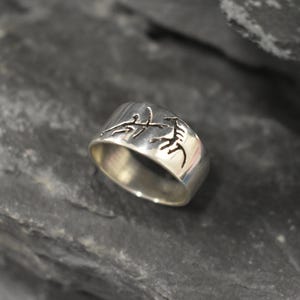 Uralter Jäger Ring, Prähistorischer Jäger Ring, Silber Ring, Breites Silberband, Eiszeit Ring, Höhlenmalerei Ring