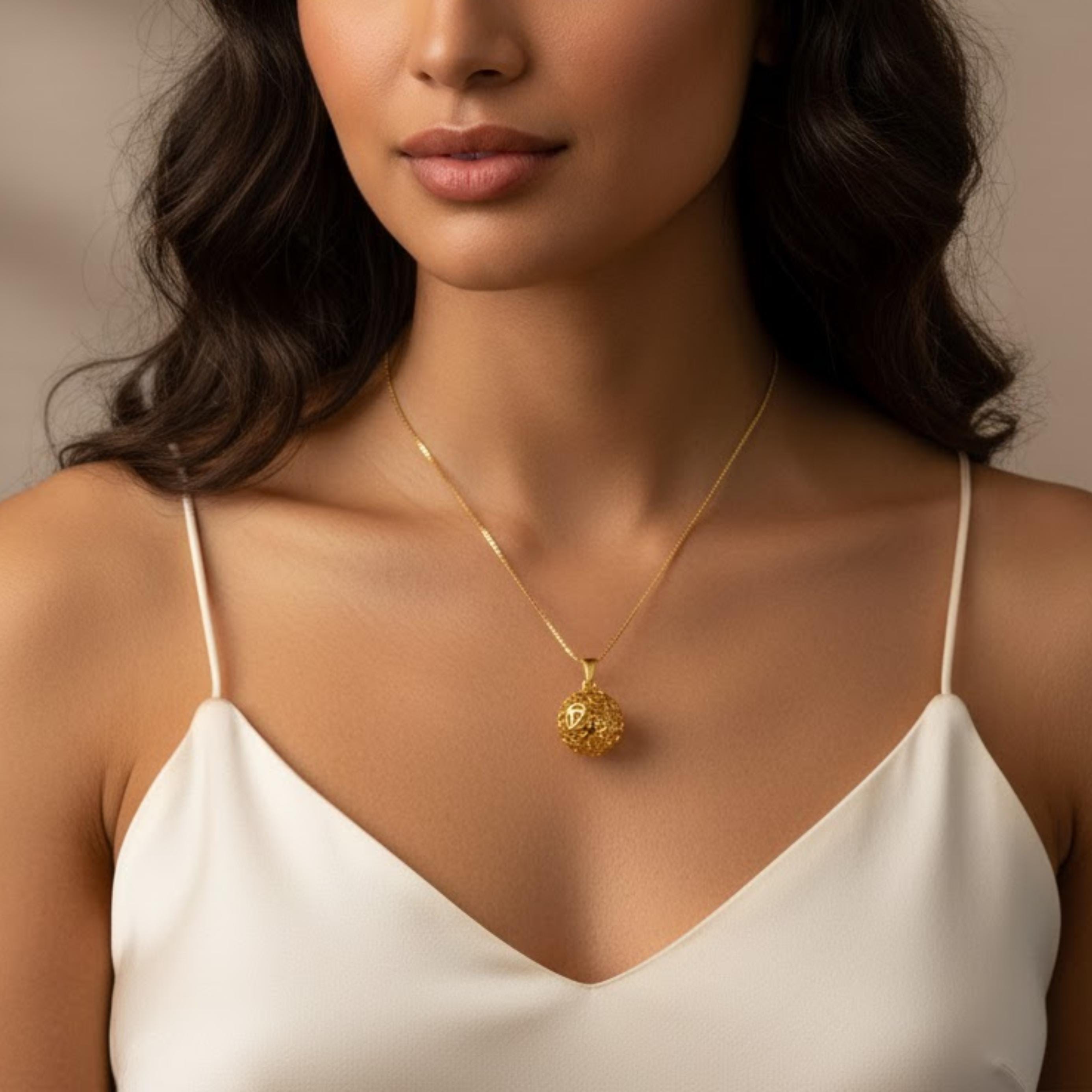 Collana con ciondolo a forma di bolla, in oro, con palloncini