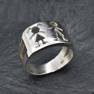 Anillo con dibujo para niños, anillo grabado para niño y niña, anillo plateado con figura de palo, anillo plateado con figura de palo, anillo plateado con figura de niño, anillo plateado, plata
