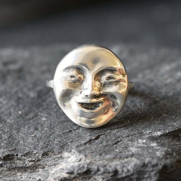 Face Ring, Smiley Ring, Large Silver Ring, Silver Circle Ring, Unique Silver Ring, Unusual Ring, Smile Ring, Disc Ring, 925 Silver Ring,Ring