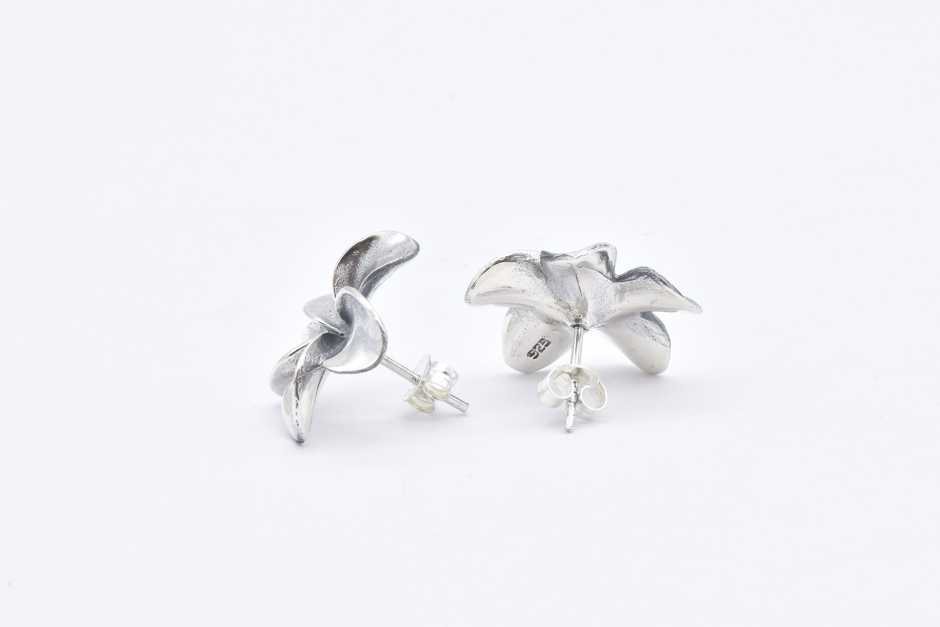 【STONEHENgE】Love Duet〜Silver Flower Earrings SA25B42T Silver Flower Earrings, Boho Earrings, Flower Studs