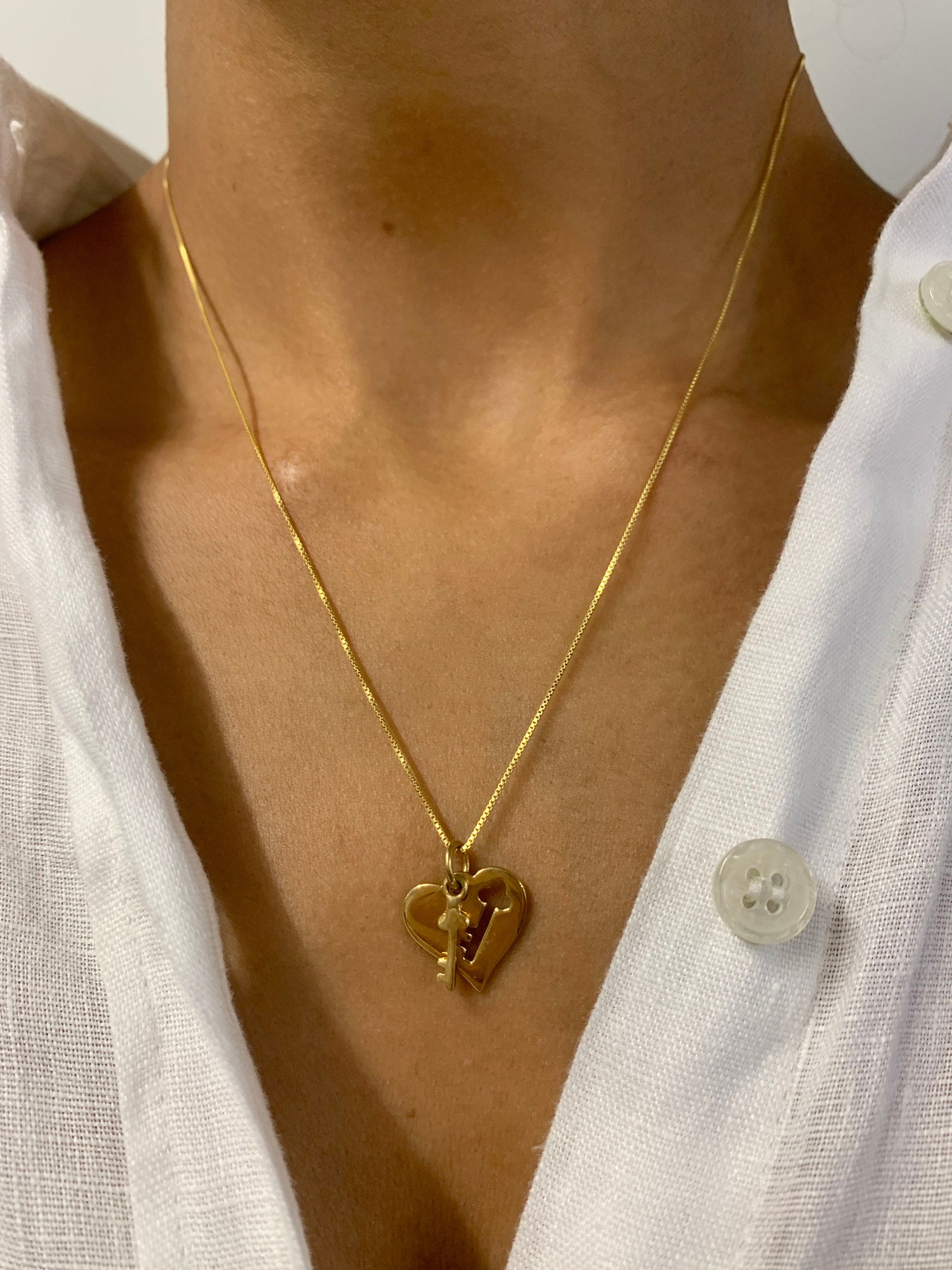 ★VINTAGE HOLLYWOOD★ Keyhole Heart Necklace Gold Heart Key Pendant, Keyhole Heart Necklace, Vintage Key