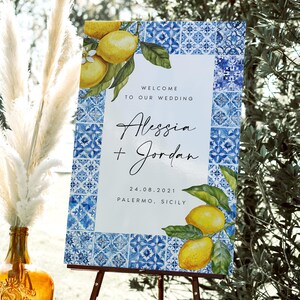 Modello di cartello di benvenuto per matrimonio mediterraneo, cartello di benvenuto per matrimonio in piastrelle blu sulla Costiera Amalfitana, cartelli per matrimonio italiano con limone e agrumi a Positano, #ALS