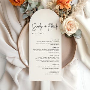 Karty menu weselnego w kształcie łuku, menu obiadowe w kształcie łuku, menu drukowane, matowy papier teksturowany, menu z czarnym tuszem, nowoczesne menu minimalistyczne, #SNDY