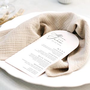 Menu weselne w kształcie łuku, nowoczesne menu weselne, minimalistyczna, teksturowana karta menu papierowego, menu na baby shower, menu urodzinowe, impreza, #ALC