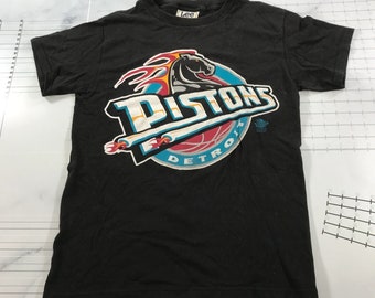 Vintage Detroit Pistons T-Shirt Herren großes schwarzes Old Horse Logo Lee Sport USA