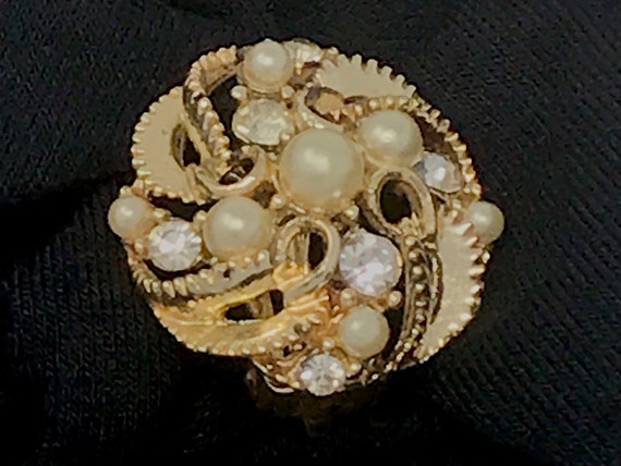 Sophisticated Vintage Faux Pearl, Rhinestone & Go… - image 3