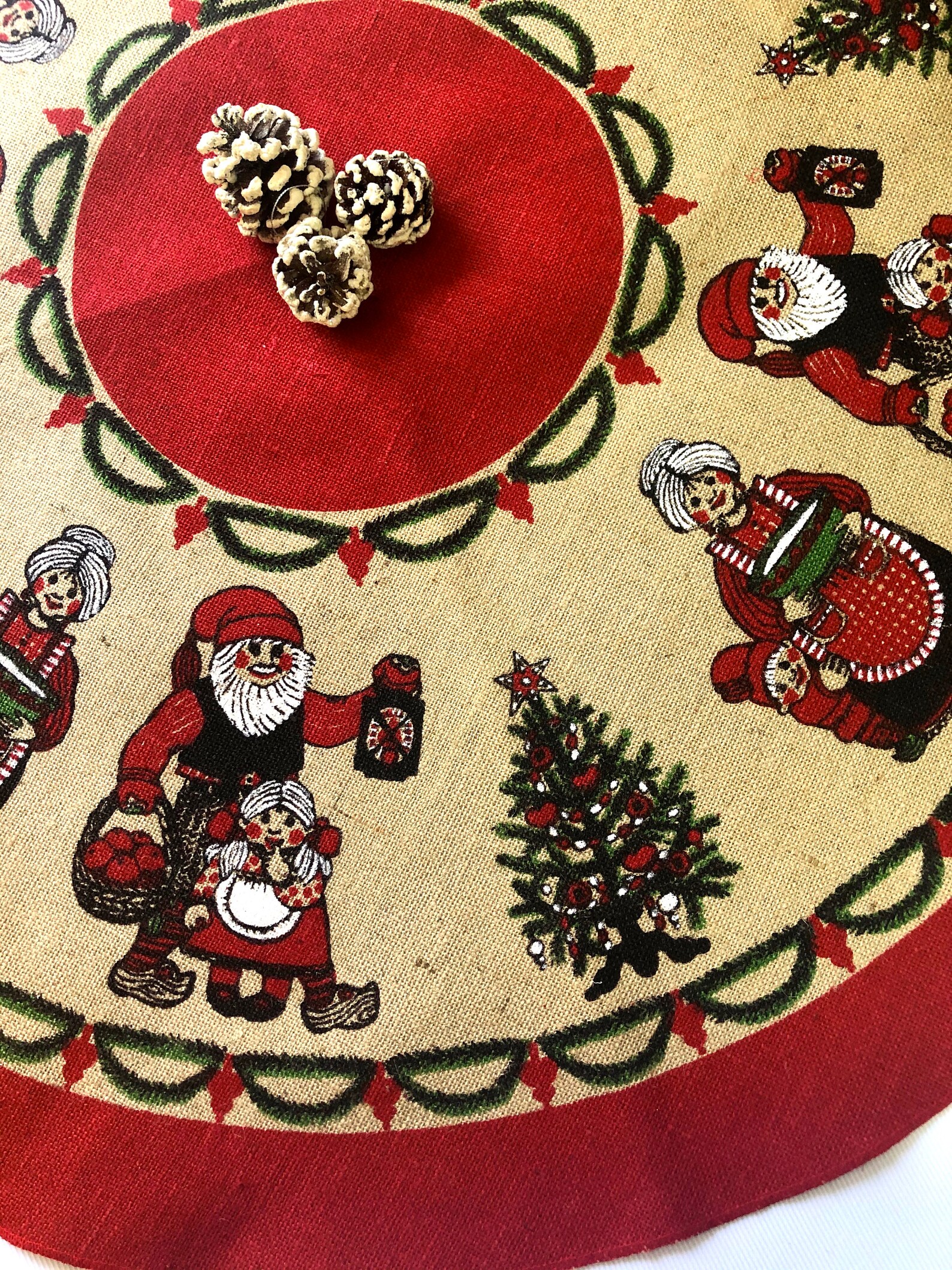 Vintage Scandinavian Christmas Tree Skirt with Julenisser/ | Etsy