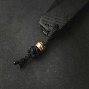 Paracord Knife Lanyard with Brass Bead: Diamond Knot Weave